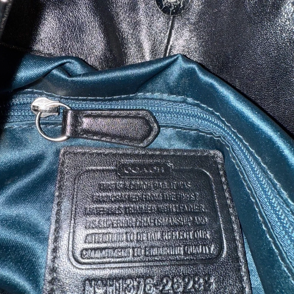 Coach triple compartment black animal print bag - Picture 6 of 7